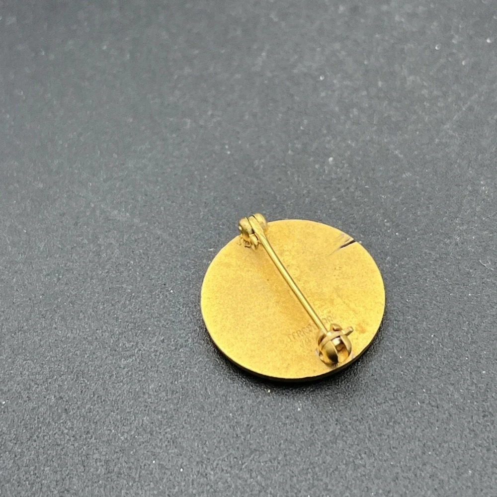 Falls Memorial Hospital 5 Years‎ Of Service Employee Award Lapel Hat Pin